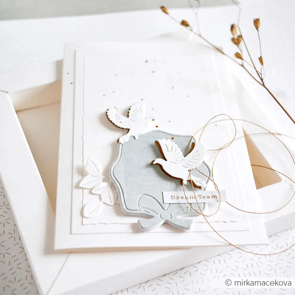 'Wavy-edged Frame with Bow Met - Candle Making Books recension och pris